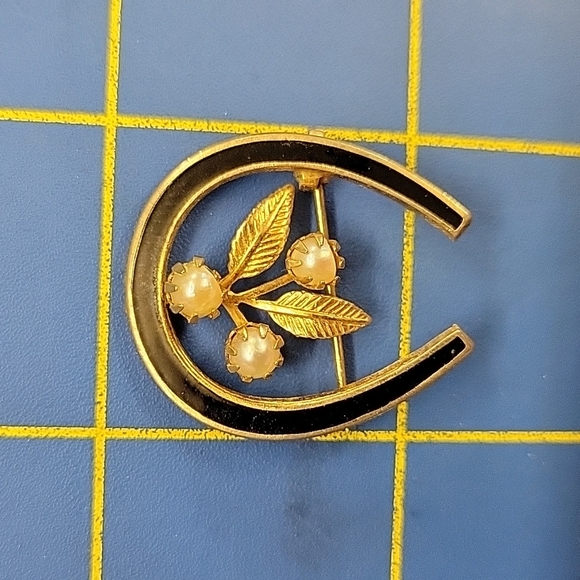 Vintage Pearl Stone Leaf Silver Brooch Pin - Picture 1 of 2